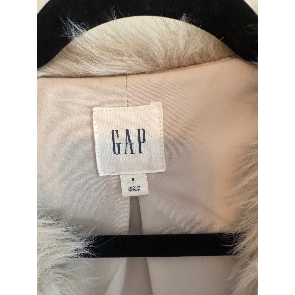 GAP Women Tan Beige Shaggy Faux Fur Vest S Gorpcore Outdoors Glam Layering Boho - Picture 3 of 7